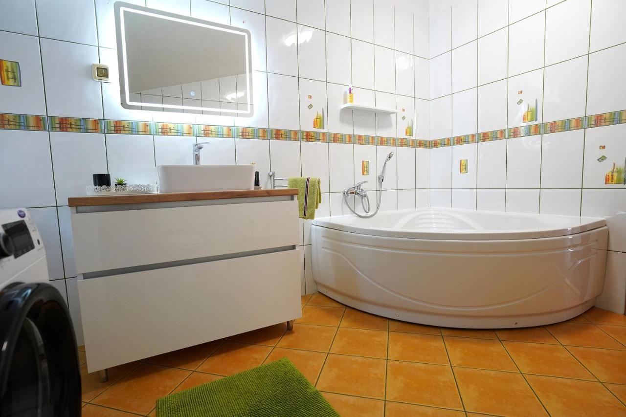 Villa Tago With Heated New Pool Kaštela 外观 照片